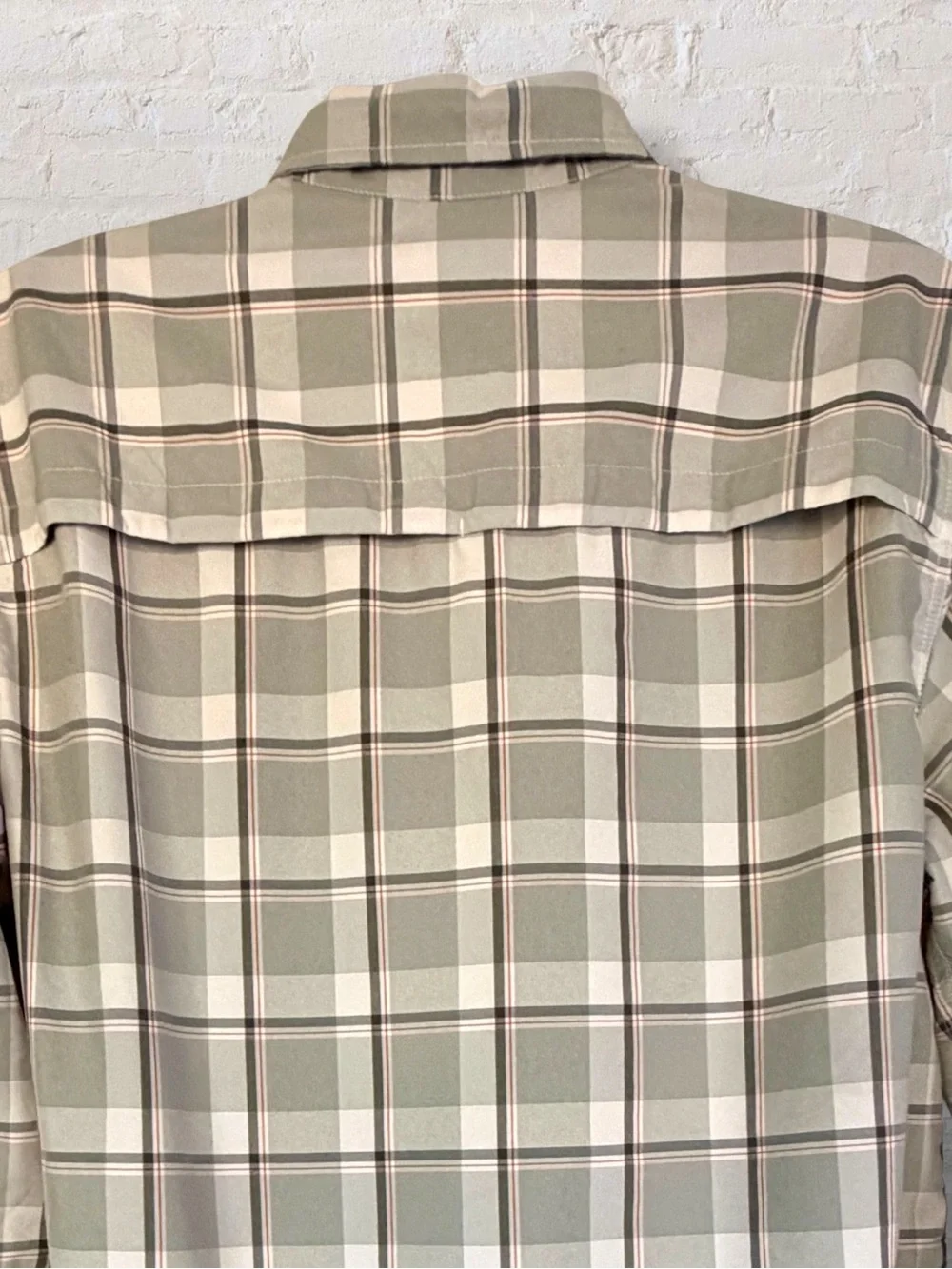 The North Face Traverse Men M Sage Green Plaid Vented Hiking Shirt